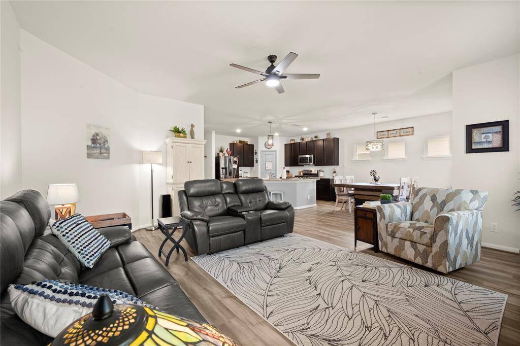 Open floorplan - Family room facing the open kitchen area.