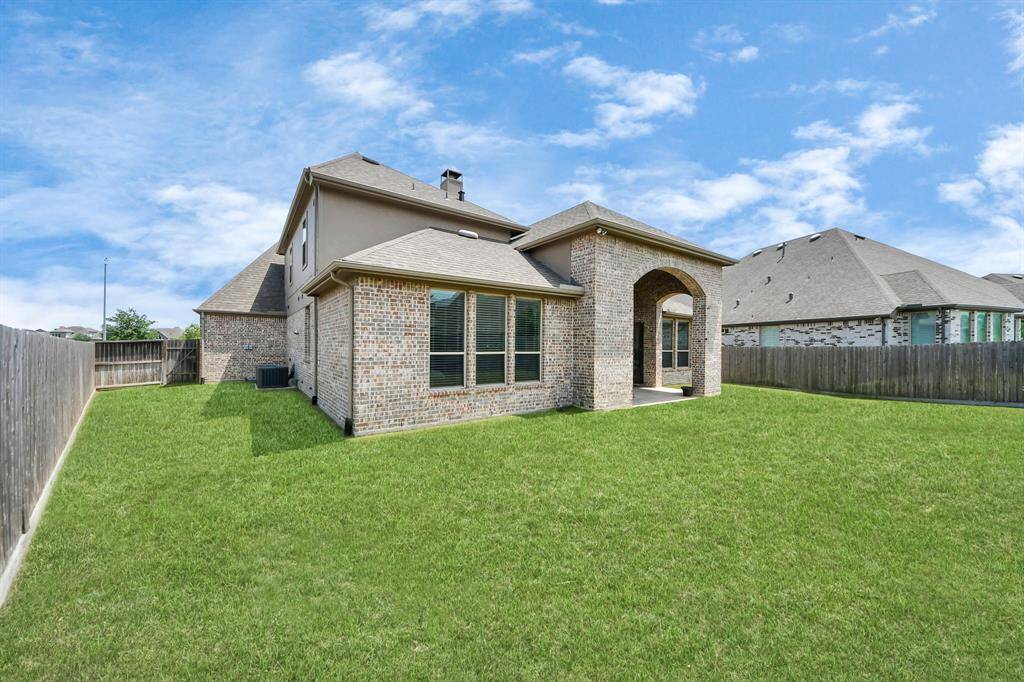 Capture the essence of spacious outdoor living in this backyard oasis, boasting a nice size lot with an abundance of room for endless play and relaxation!
