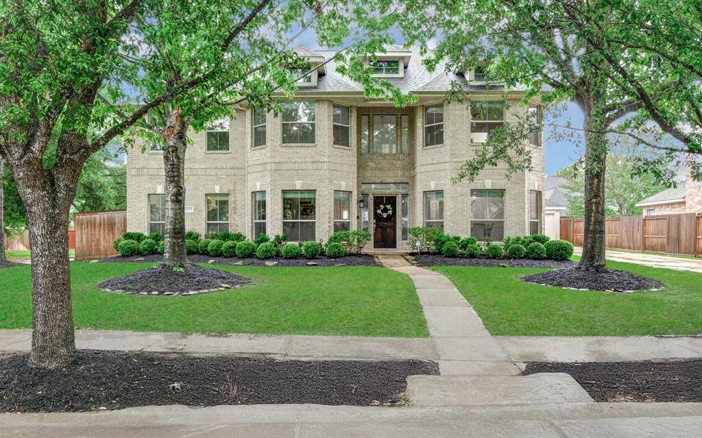 Welcome home to 12115 Via San Rocco Ct. 3,804sf with 5 bedrooms 3.5 baths, and a 3 car garage.