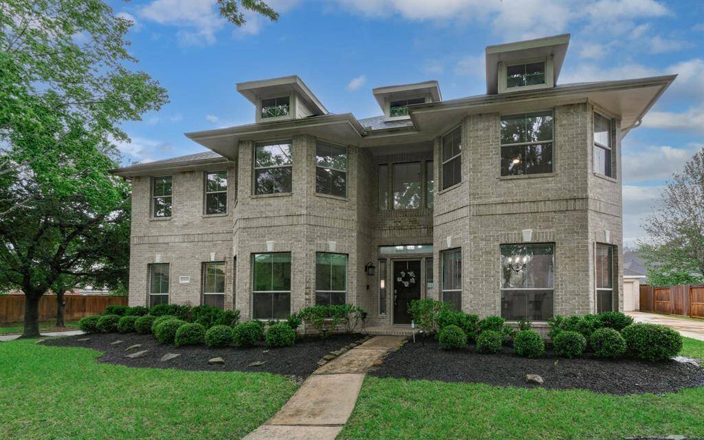 Welcome home to 12115 Via San Rocco Ct!