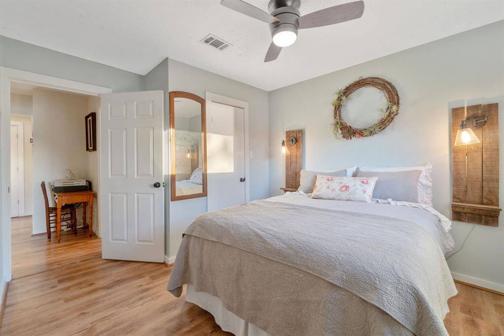 Guest bedroom