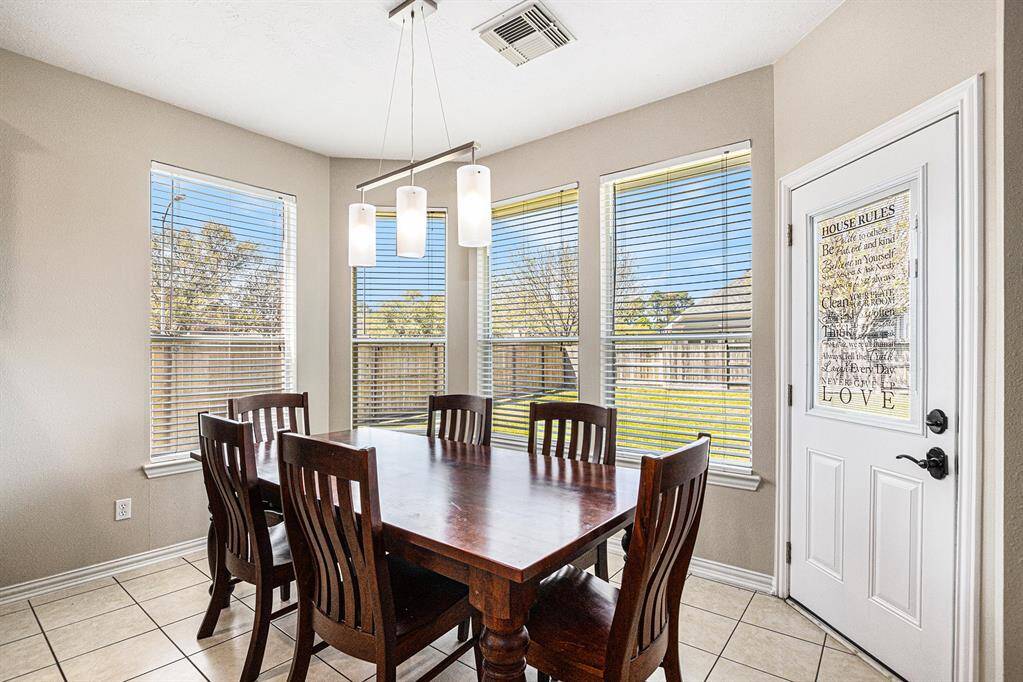 breakfast area