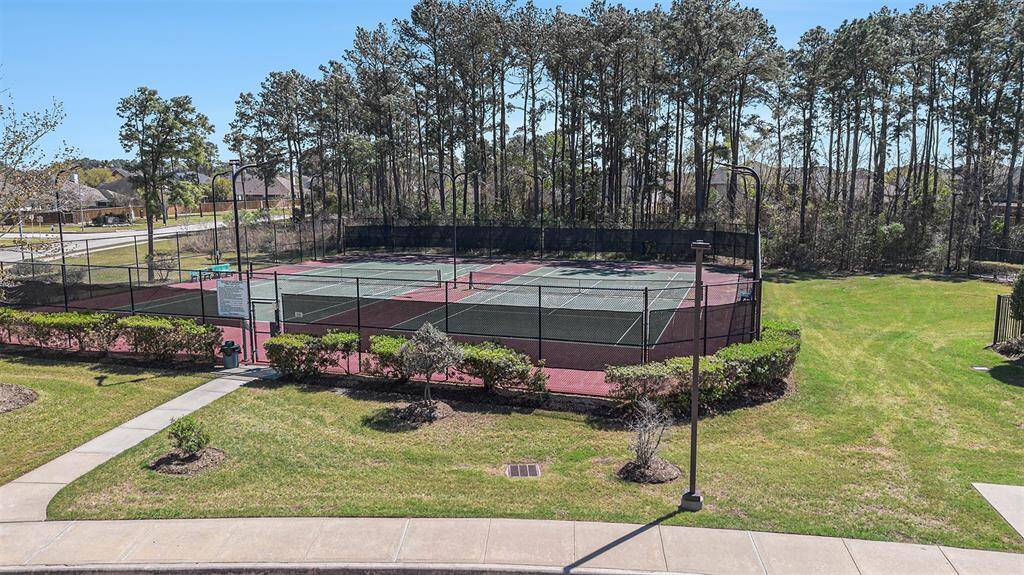 community pickle/tennis courts