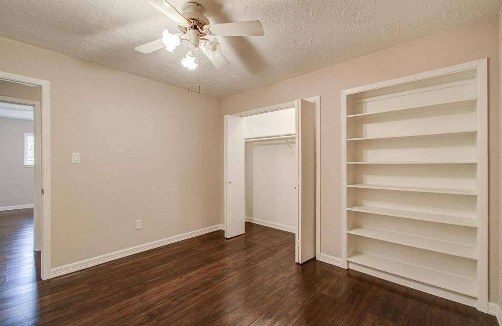 Another view of the 3rd room.