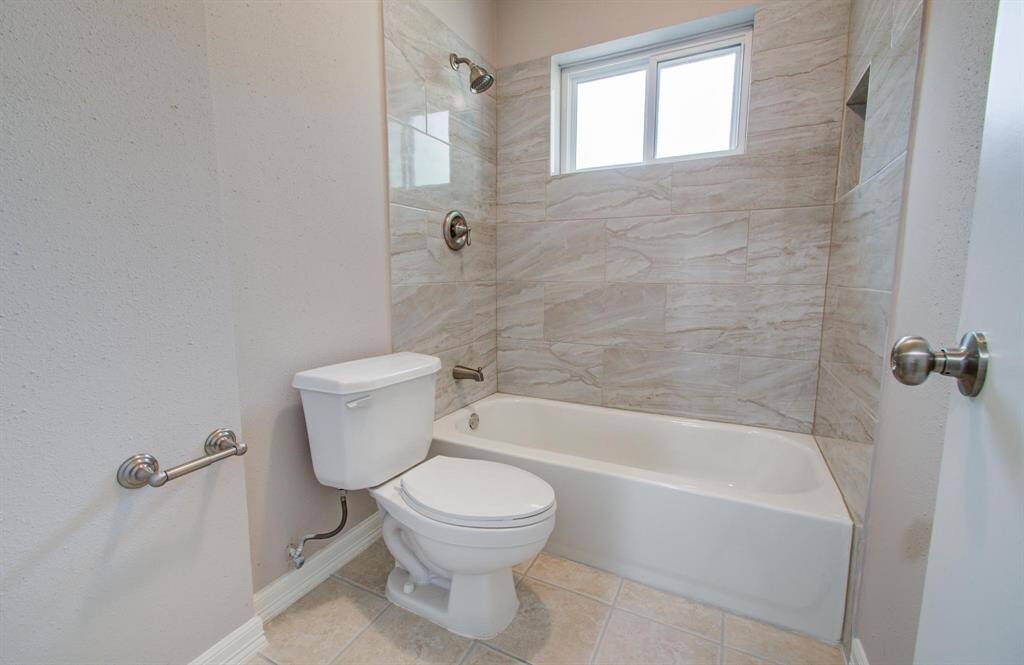 2nd Full Bathroom