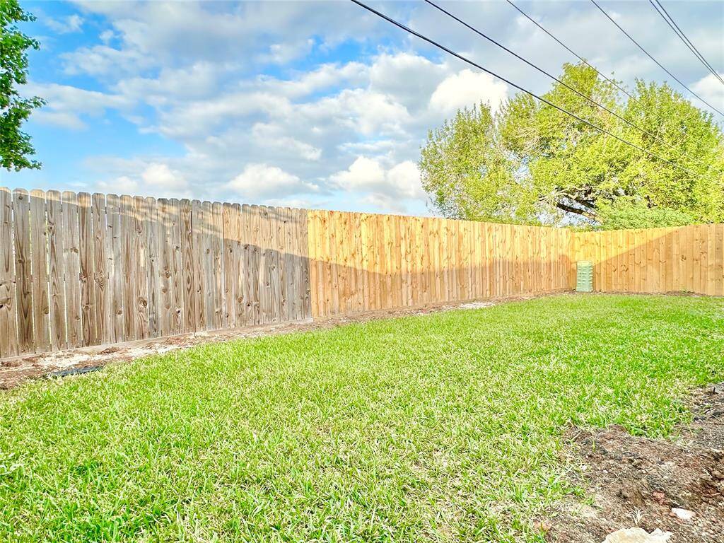 No back neighbors and new fence.