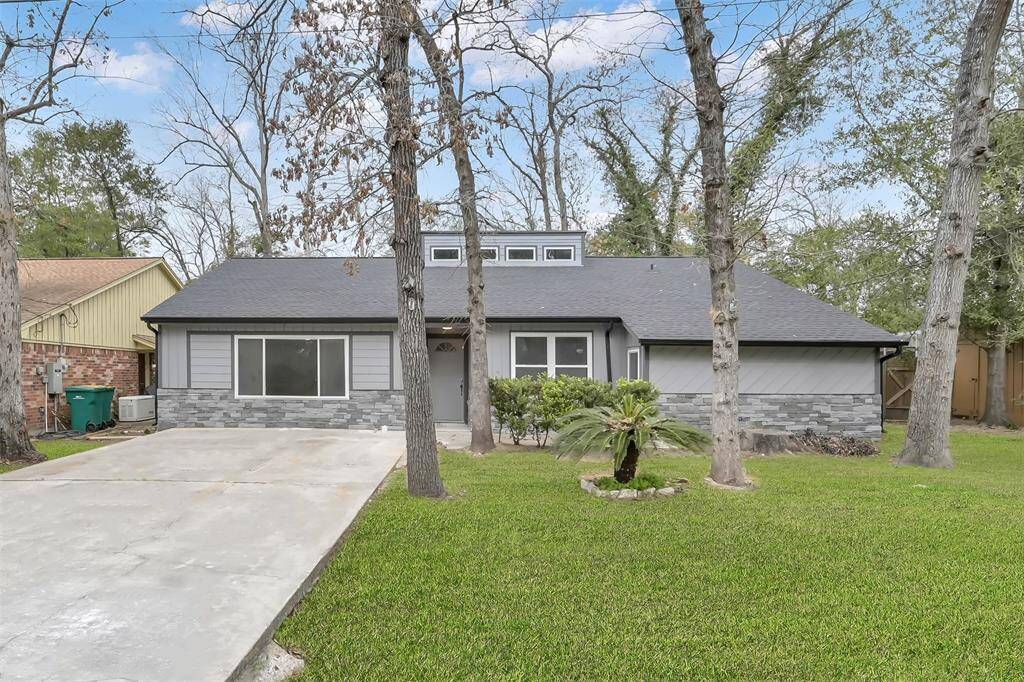 Welcome home to this Full remodeled 4 Bedroom 3 full bathroom home