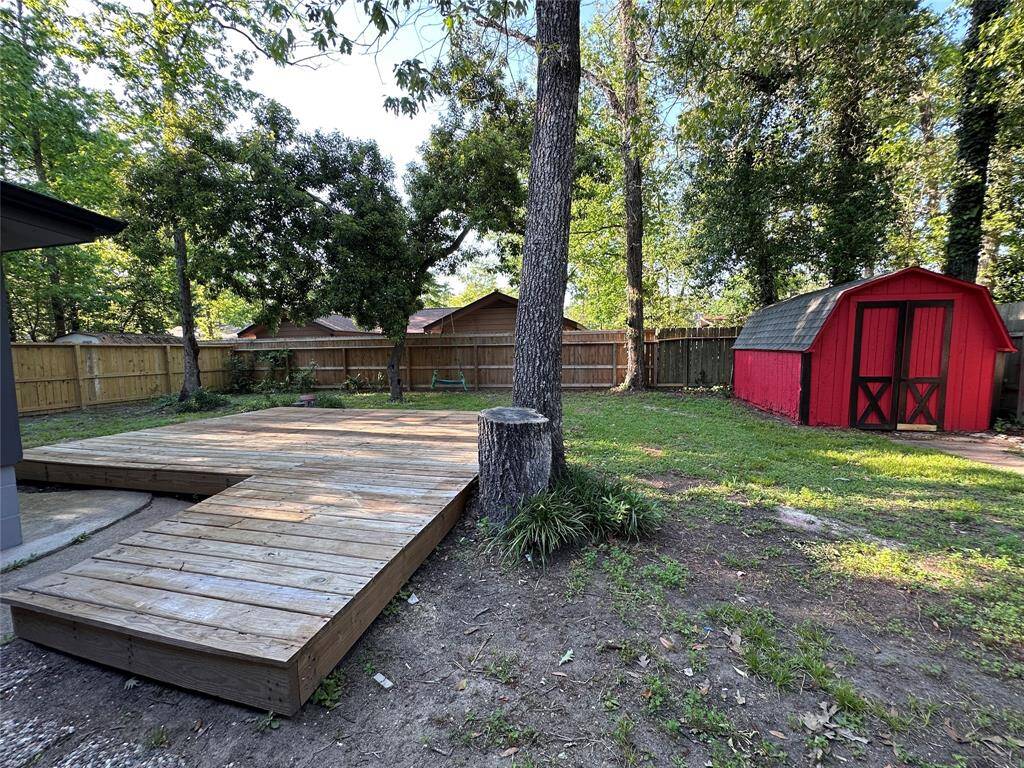 Newly Built. Large wooden deck.