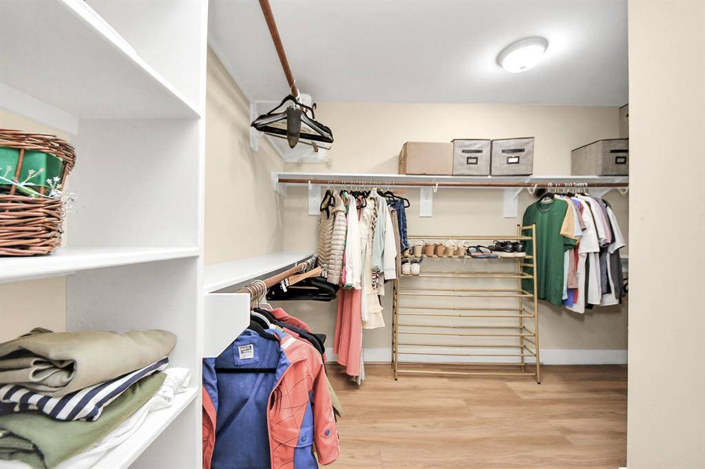 Walk in closet