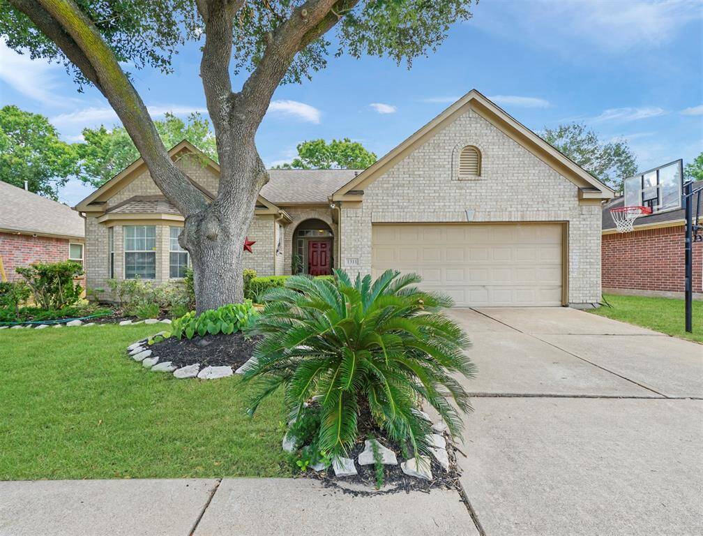 Welcome to your 4 bedroom, 2 bathroom home, with formal living room and formal dining room! Grass has been digitally enhanced.