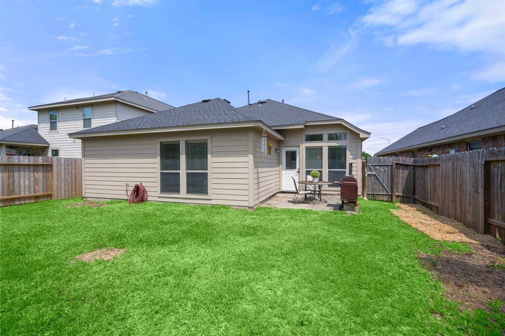Open patio—perfect for grilling, dining, or lounging.