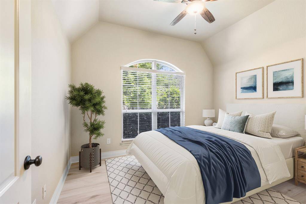 Guest Bedroom (Virtually staged)