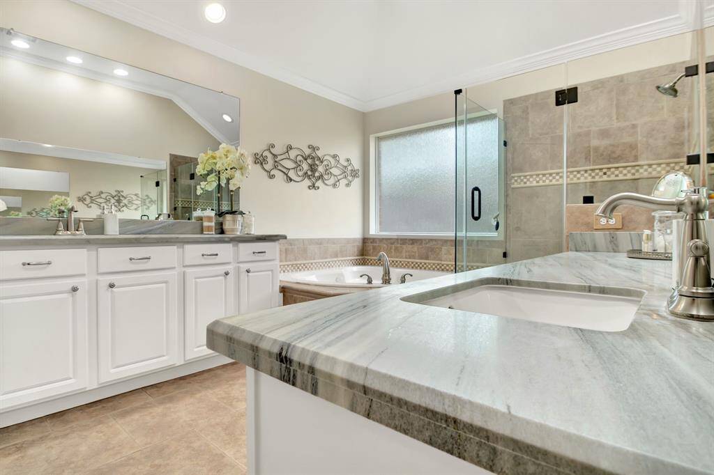 Dual Vanities and dressing area