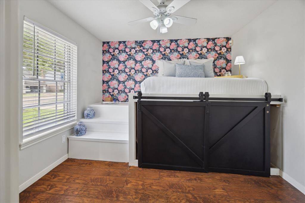 Bright and refreshed hall bathroom, conveniently serving the secondary bedrooms.