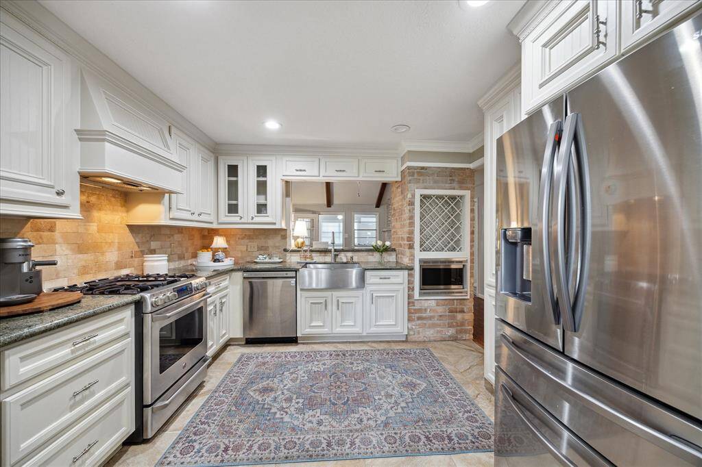 Ample storage space throughout the kitchen for all your culinary essentials.