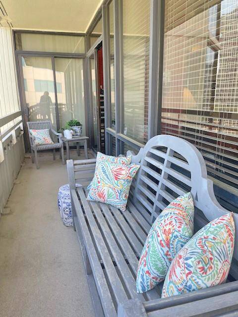 Lovely 3 bedroom condo on 8th floor of popular Greenway