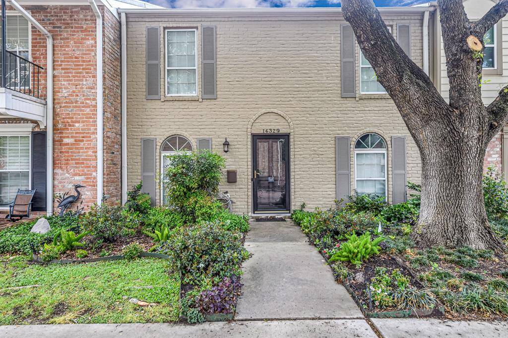 Welcome to this Charming townhome.