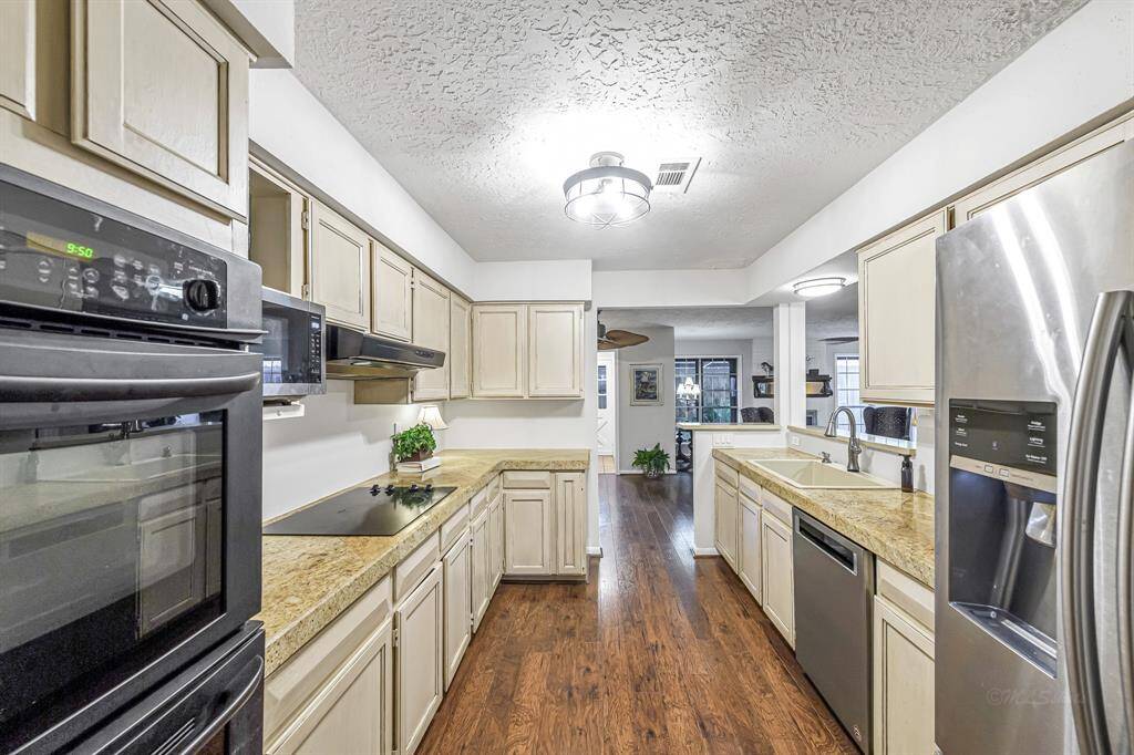 Updated kitchen with double wall oven