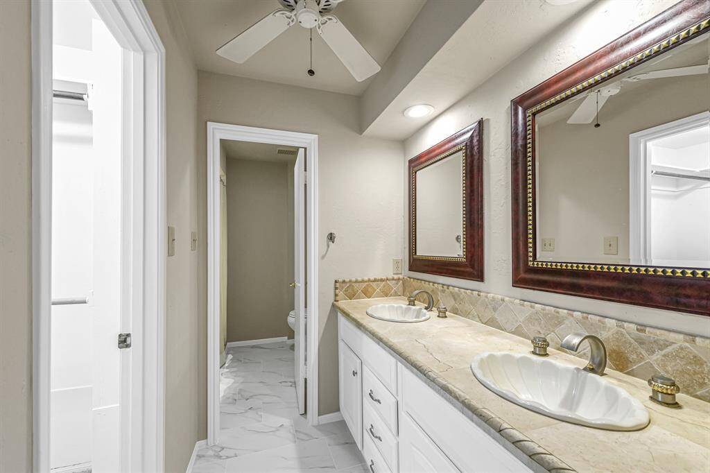 Large Primary walk-in    closet