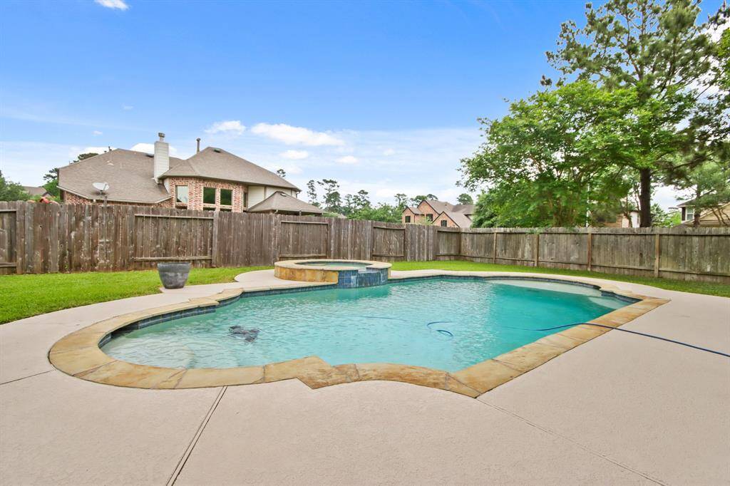 Cool sparkling pool, how refreshing!