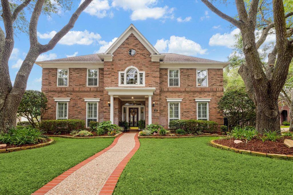Welcome to 15 Rippling Creek Dr. This home is located in the coveted Fosters Green Section of New Territory. It's proximity to the on site elementary school, Pecan Park, Lake Clayton and trails will enhance your quality of living.