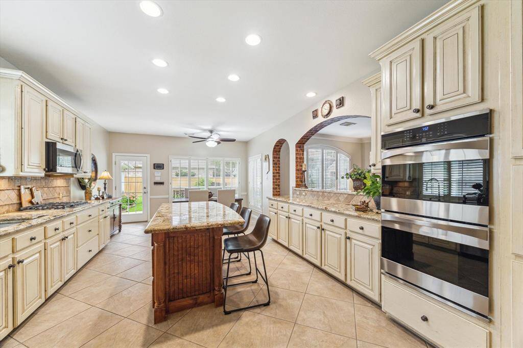 This island is perfect for serving food, or visiting with friends.