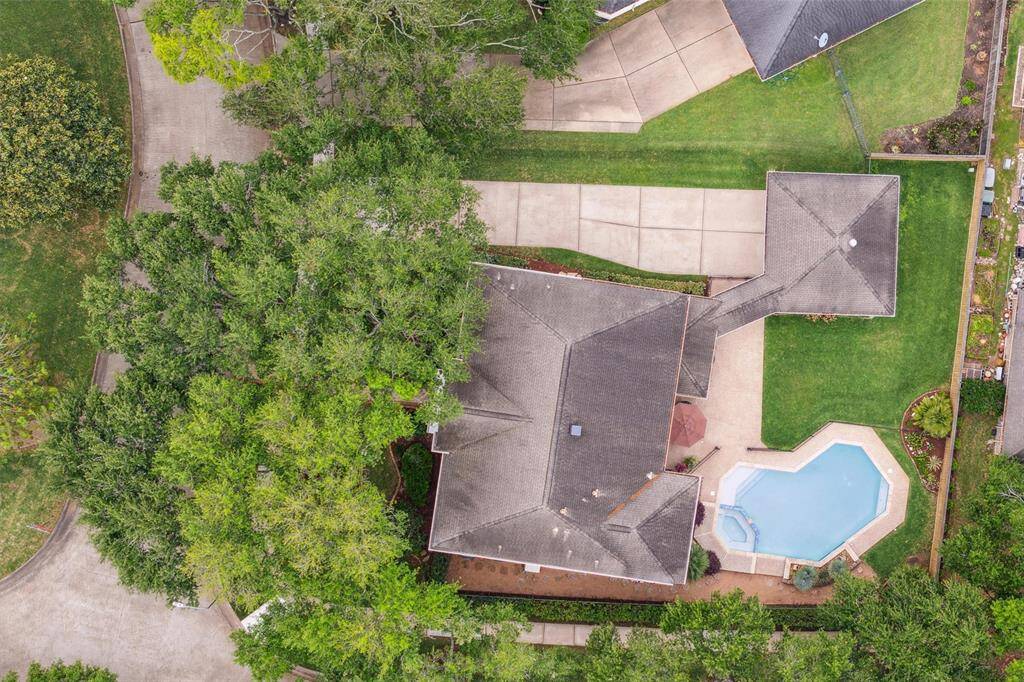 Plenty of room for play or gardening on this large lot. Check our the parking space in the dreiveway.