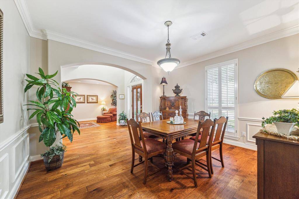 From this view you can see the proximity to the foyer and study.
