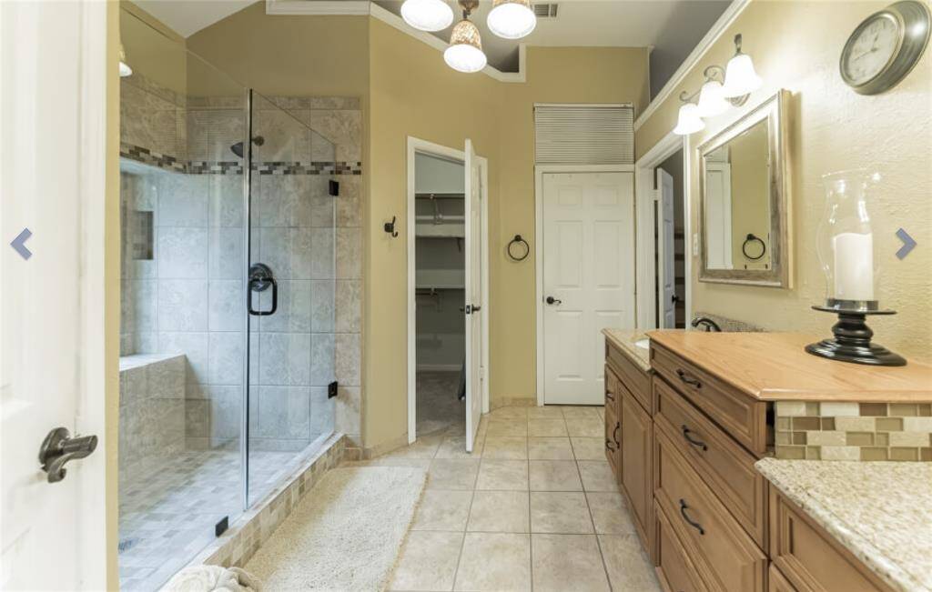 Nice size shower