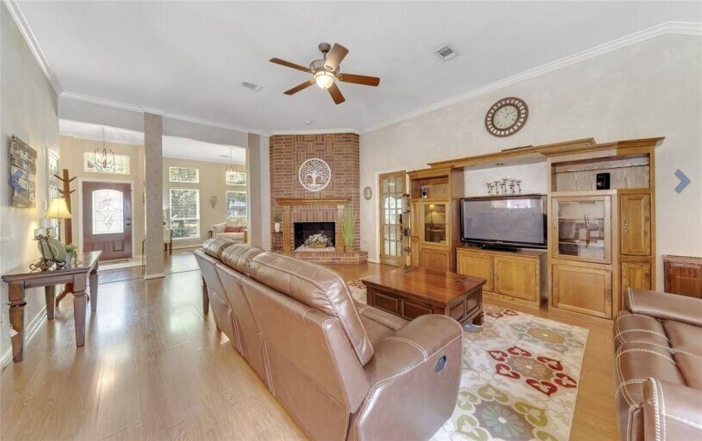 Family room with TV and ample seating