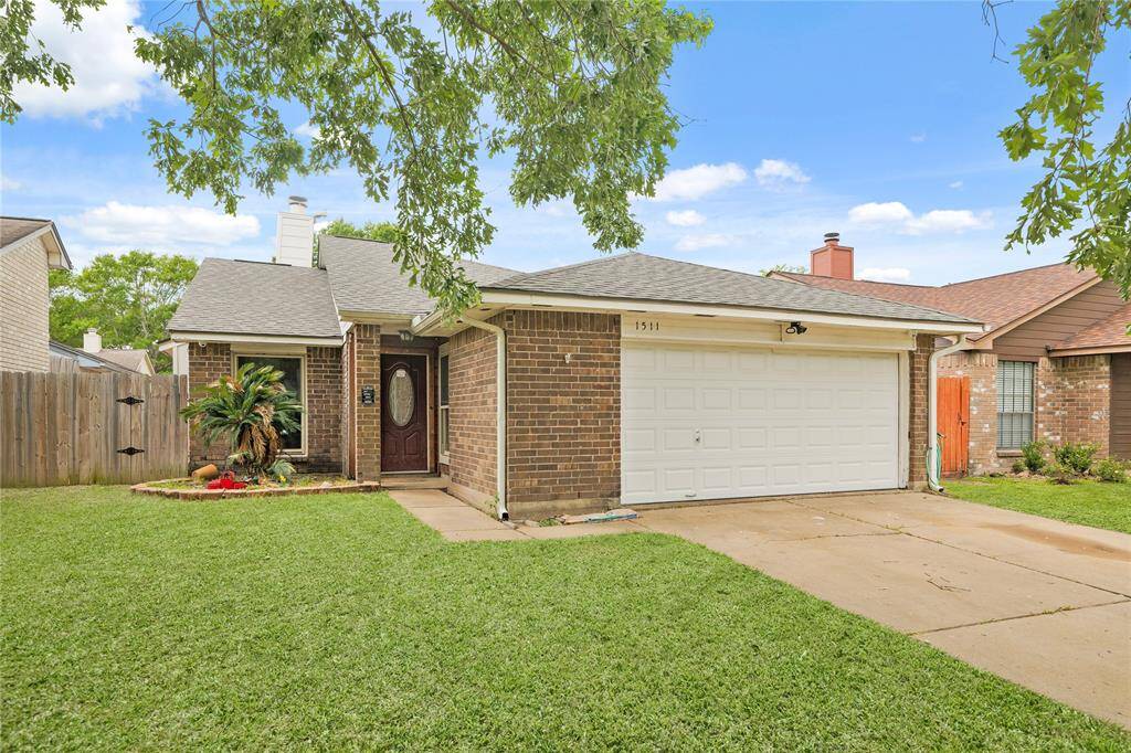 Welcome to 1511 Miller Avenue. Close to everything in Katy