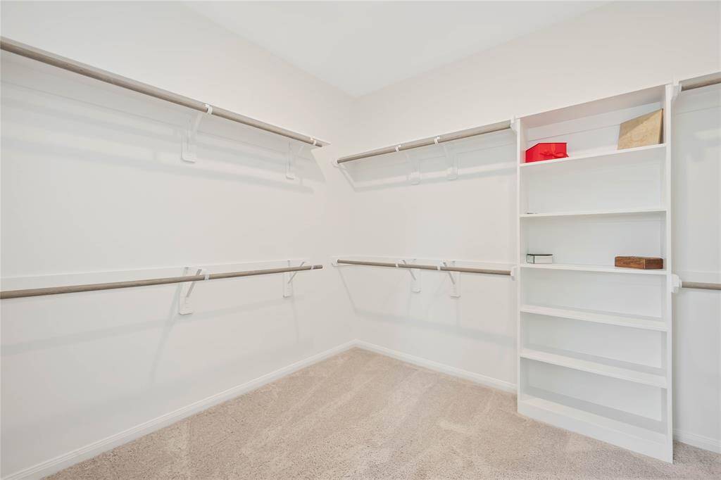 Walk-in Closet