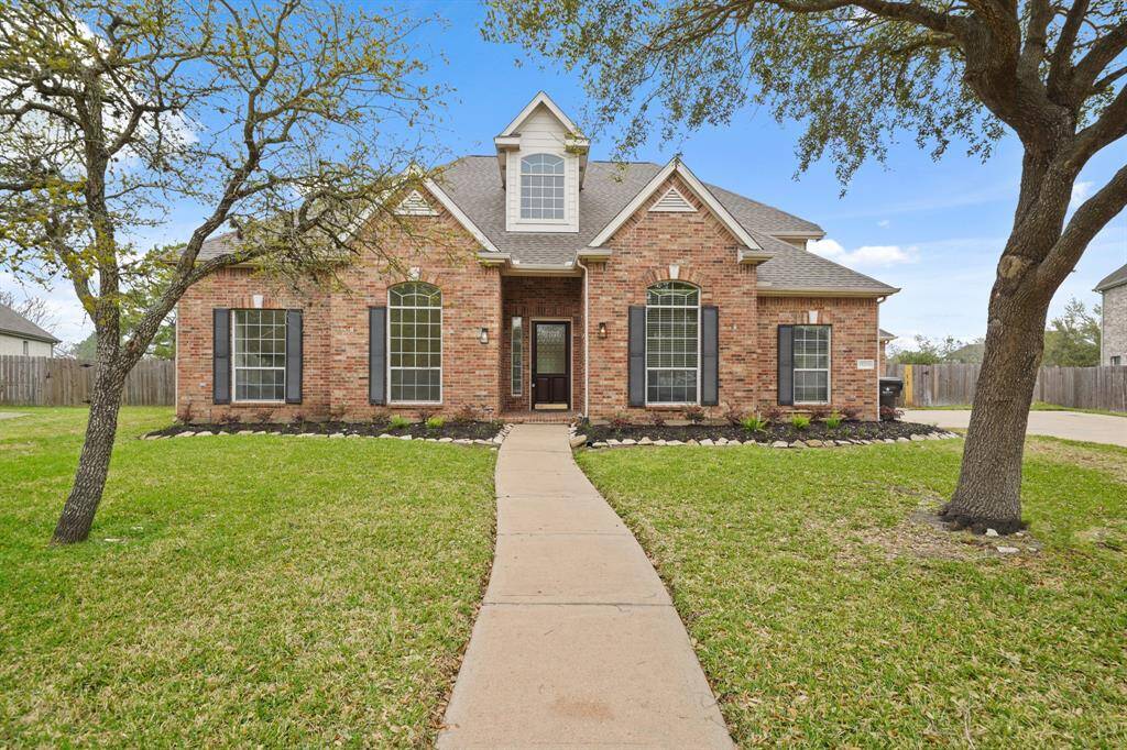Welcome to 15206 Newport Bridge Circle with 5 Bedrooms and 3.5 Baths.
