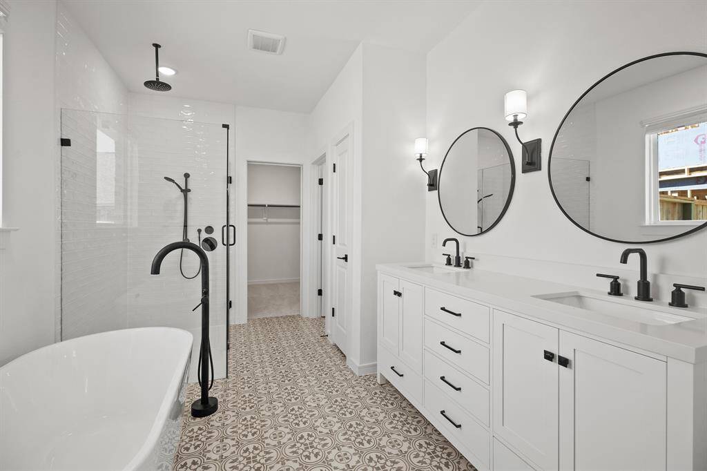 Relaxing primary bath (*Photo not of actual home and used for illustration purposes only.)