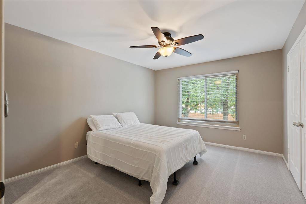 Secondary bedroom with access to jack and jill bathroom.