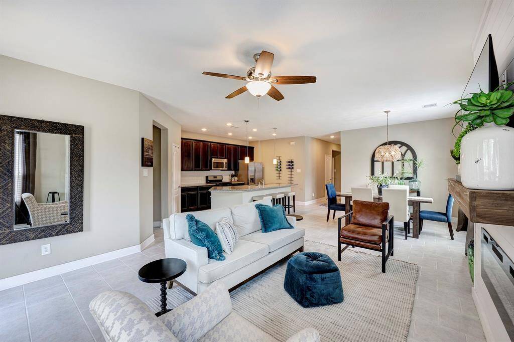 Another view of this great layout.