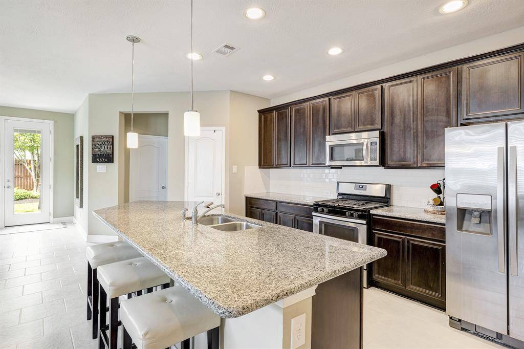 Plenty of counterspace for the chef and chef's helpers!