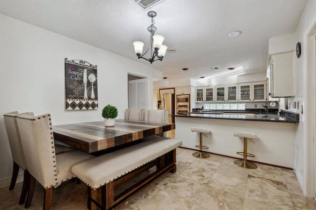 Spacious Breakfast Area and Kitchen.