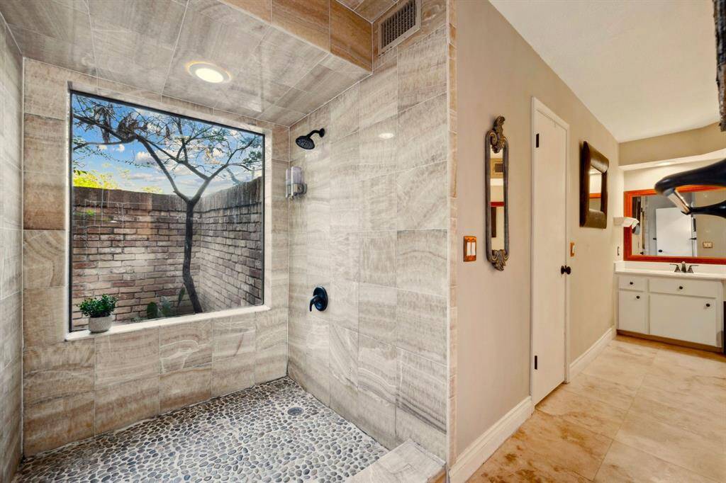 Spa-like Shower offering Serene Views of Nature.
