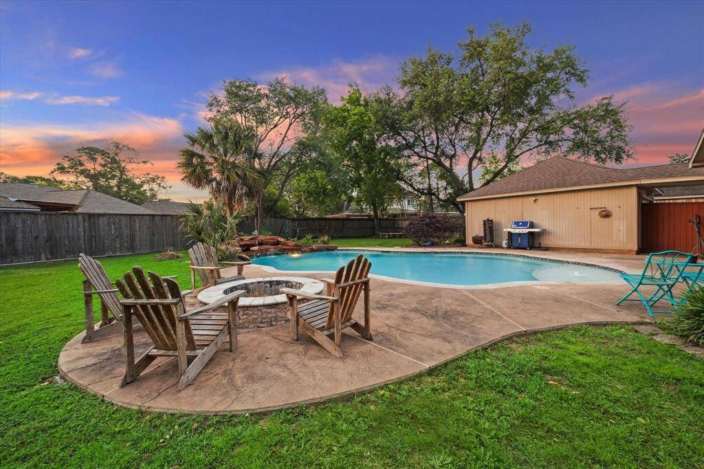 Can you picture the gatherings you could host here...the peaceful moments you could enjoy...the gratitude you could savor??
