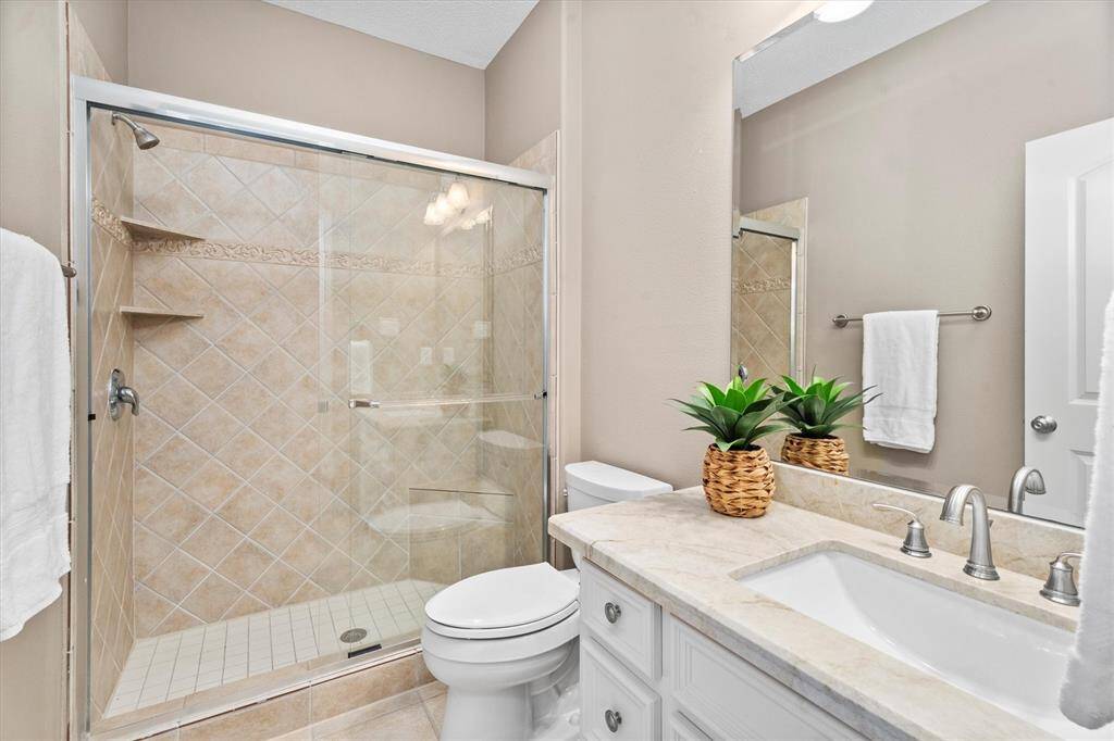 4th Bathroom up