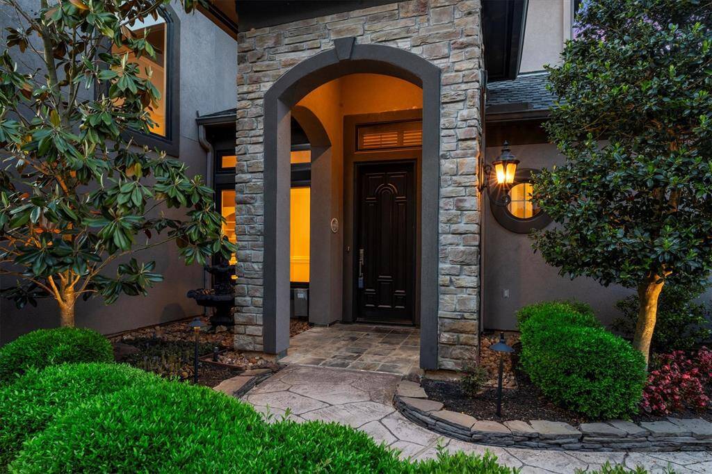 Upgraded hardscape and landscaping front and rear