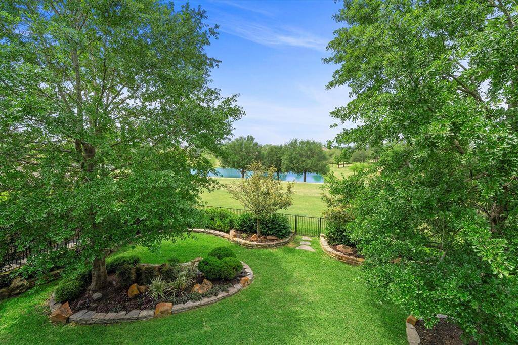 Great views of the lake and walking trails