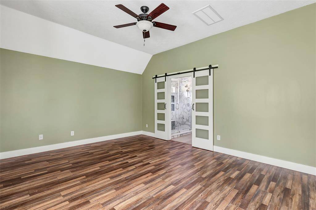Perfectly located for guests and everyday use, this stylish downstairs half bath features tasteful finishes and a functional layout.