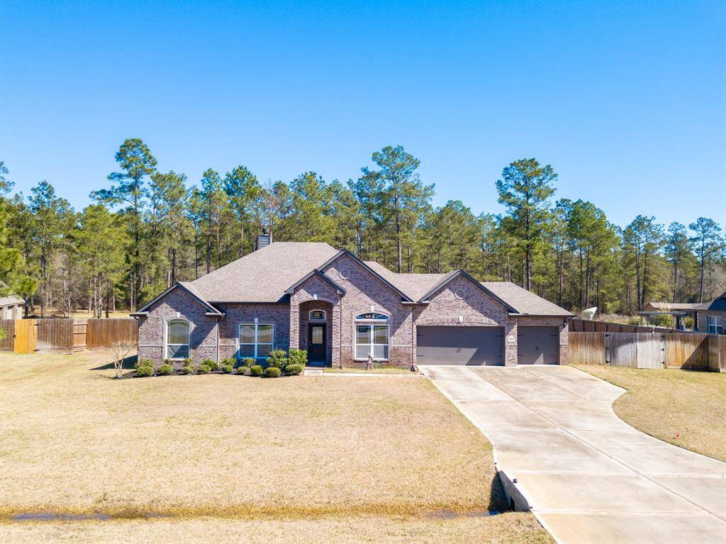 Built in 2020, this meticulously maintained property offers the perfect balance of modern elegance and peaceful country living.