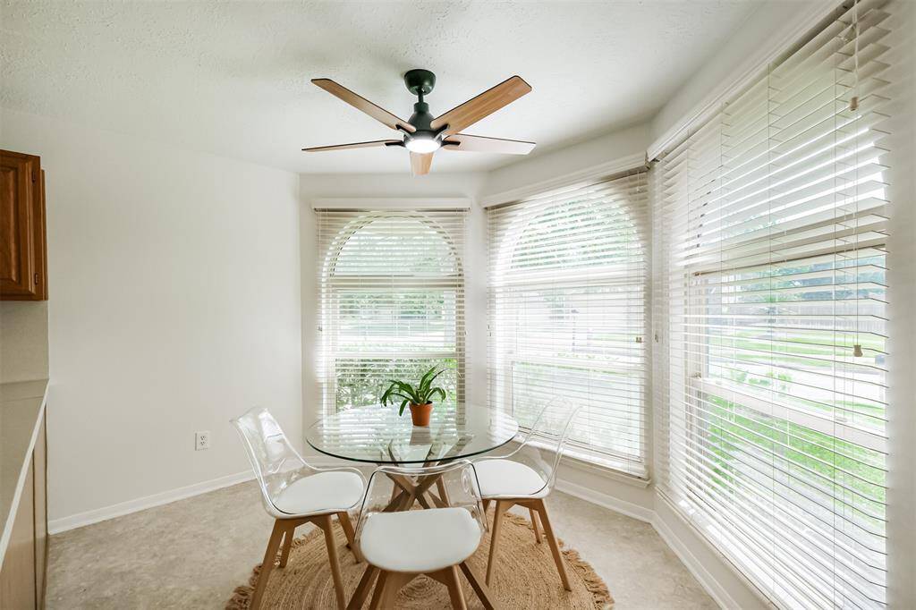 Extra large breakfast area means you could use the space for more formal dining