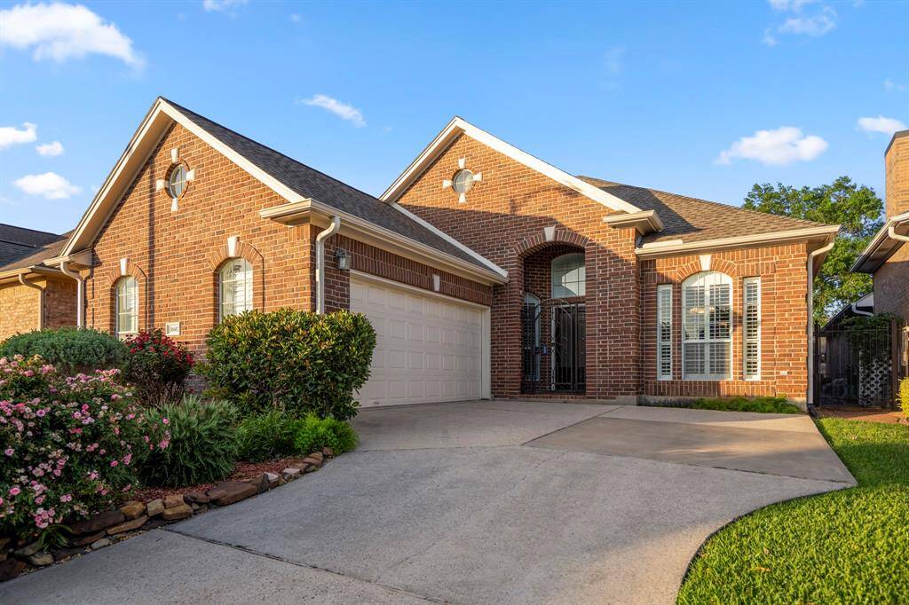 Welcome to your new home at 16602 Manningtree Ln. in Champion Forest!