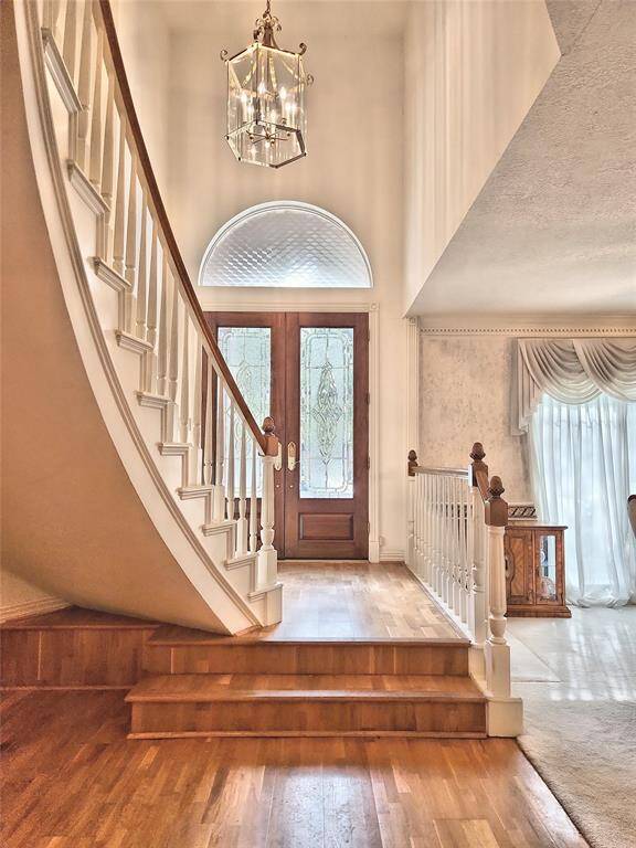 Breathtaking Foyer