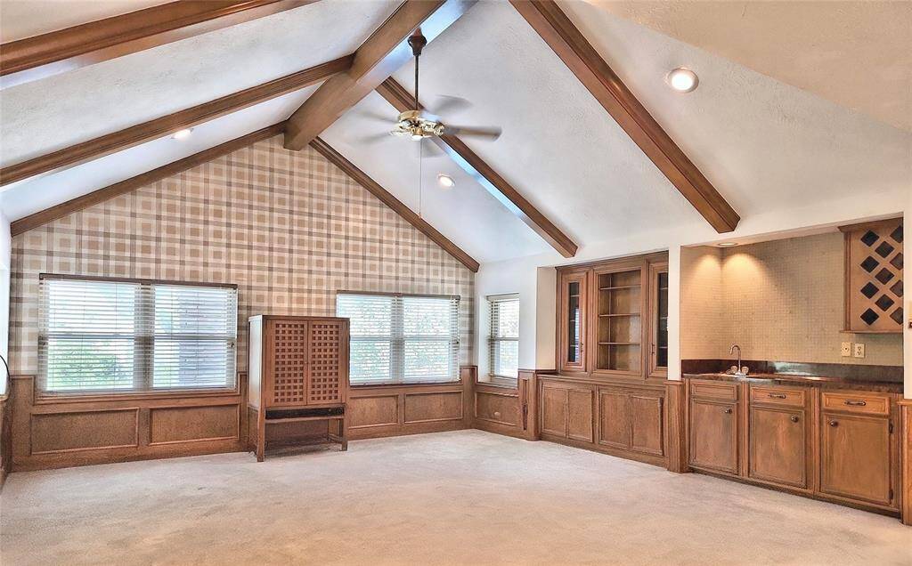 Spacious Game Room on 2nd Floor w/ Wet Bar