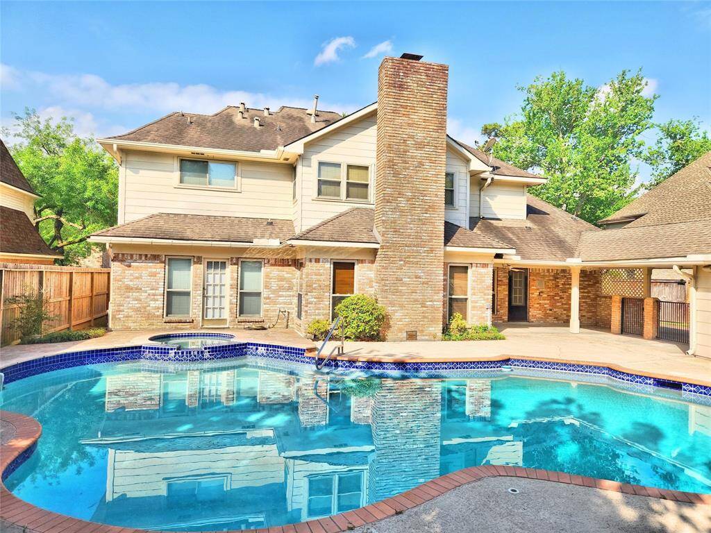 Backyard Oasis!!